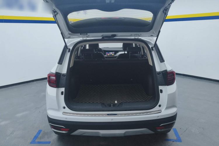 Used CHANGAN CS35PLUS 2018 1.6L Manual Cool Edition China V Standard Trunk