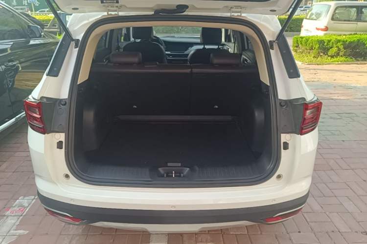 Used CHANGAN CS35PLUS 2018 1.6L Automatic Changlian Edition China V Standard Trunk