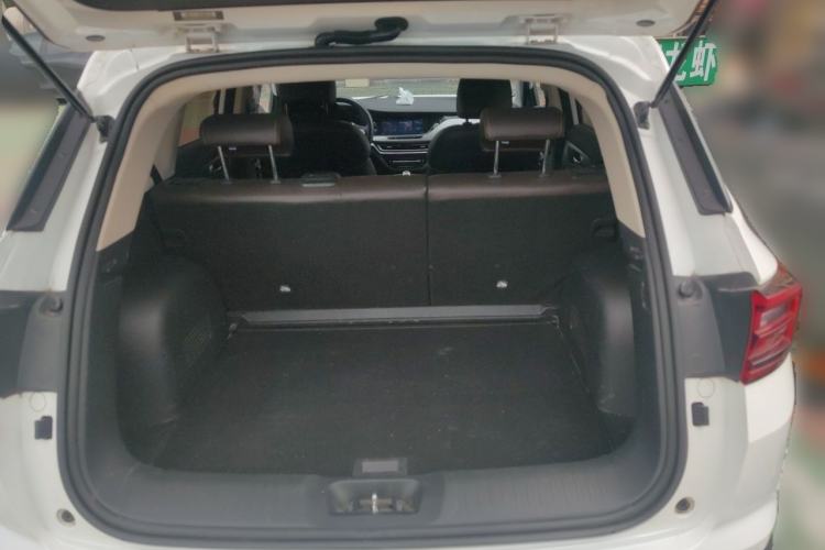 Used CHANGAN CS35PLUS 2018 1.6L Manual Cool Edition China V Standard Trunk