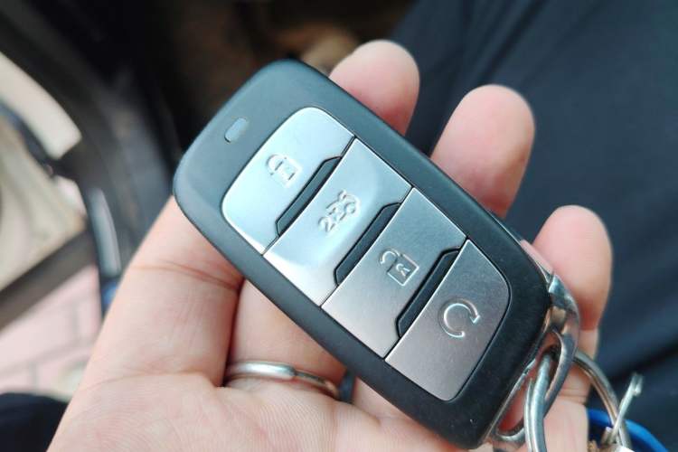Used CHANGAN CS35PLUS 2018 1.6L Manual Cool Edition China V Standard Vehicle Key