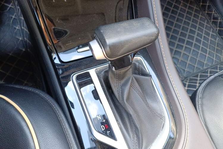 Used CHANGAN CS35PLUS 2019 1.6L Automatic CoolLink Edition Audio And AC Panel