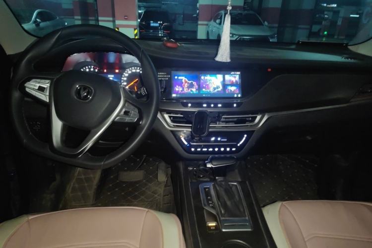 Used CHANGAN CS35PLUS 2019 1.4T DCT Chuanlian Blue Whale Edition Center Console