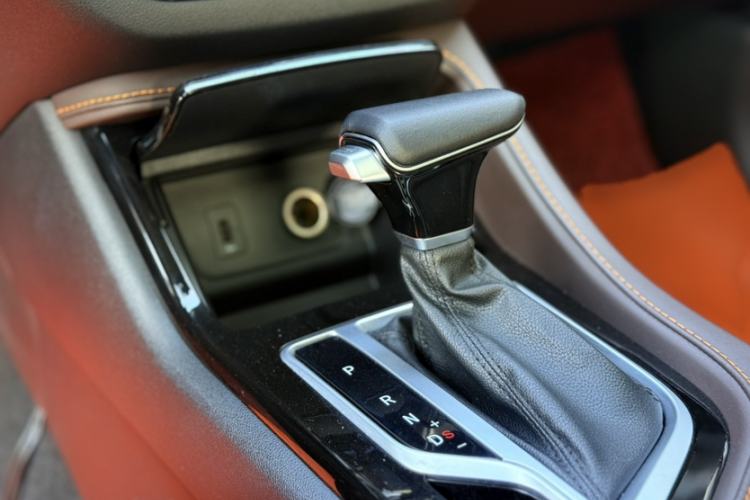 Used CHANGAN CS35PLUS 2019 1.6L Automatic CoolLink Edition Gear Lever