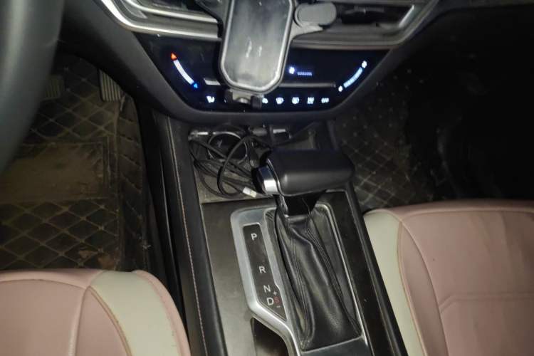 Used CHANGAN CS35PLUS 2019 1.4T DCT Chuanlian Blue Whale Edition Gear Lever