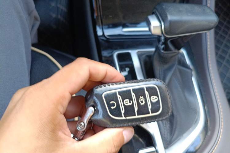 Used CHANGAN CS35PLUS 2019 1.6L Automatic CoolLink Edition Gear Lever