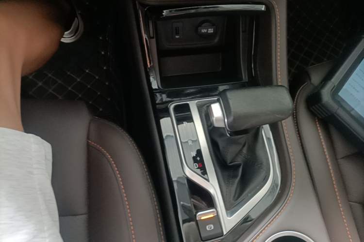 Used CHANGAN CS35PLUS 2019 1.6L Automatic CoolLink Edition Gear Lever