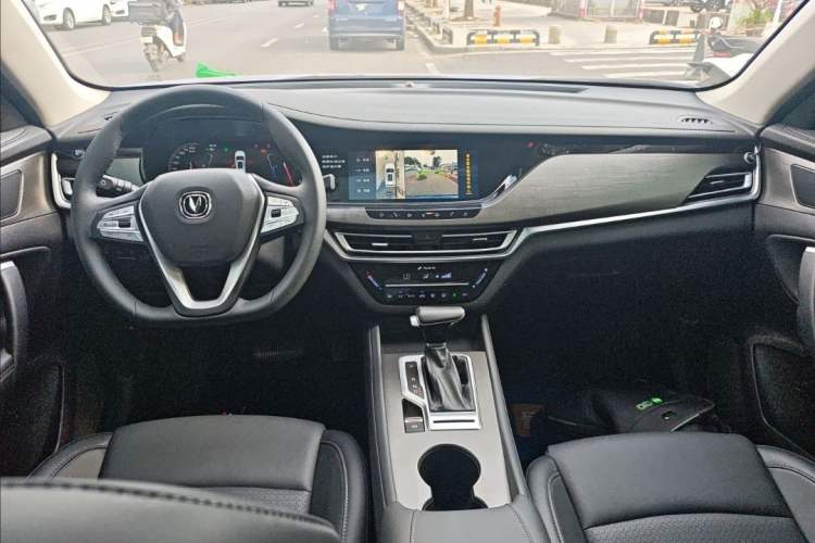 Used CHANGAN CS35PLUS 2019 1.4T DCT Smart Connect Blue Whale Edition Interior 1