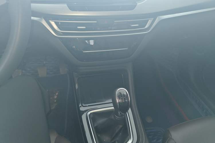 Used CHANGAN CS35PLUS 2019 1.6L Manual Chuanlian Edition Interior 5