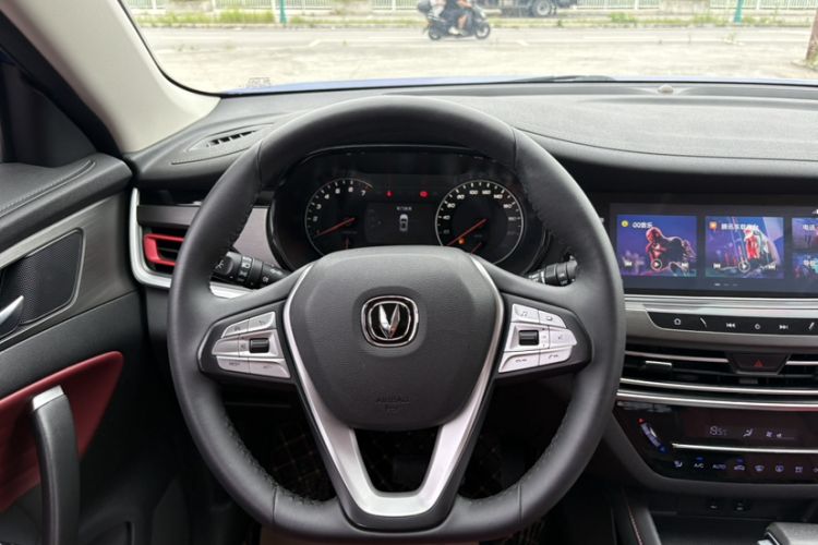 Used CHANGAN CS35PLUS 2019 1.4T DCT Chuanlian Blue Whale Edition Interior 6