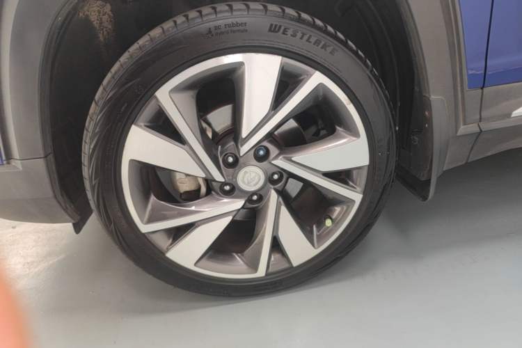 Used CHANGAN CS35PLUS 2019 1.4T DCT CoolLink Blue Whale Edition Left Front Wheel Hub