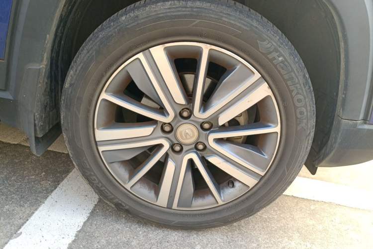 Used CHANGAN CS35PLUS 2019 1.6L Automatic CoolLink Edition Right Front Wheel Hub