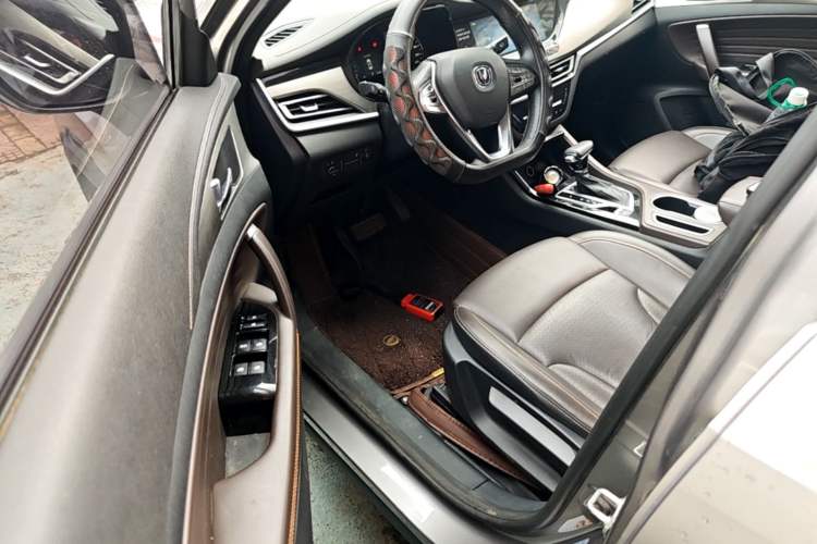 Used CHANGAN CS35PLUS 2019 1.6L Automatic Changlian Edition Driver Seat