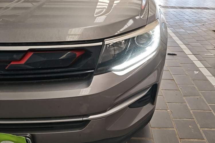 Used CHANGAN CS35PLUS 2019 1.4T DCT Chuanlian Blue Whale Edition Left Front Headlight