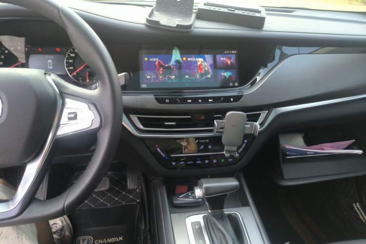 Used CHANGAN CS35PLUS 2019 1.4T DCT CoolLink Blue Whale Edition Audio And AC Panel
