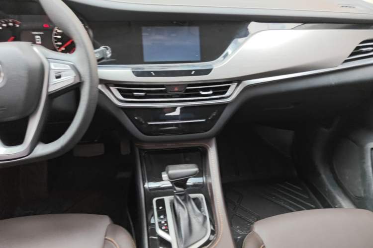 Used CHANGAN CS35PLUS 2019 1.6L Automatic Yue Lian Upgrade Edition Audio And AC Panel
