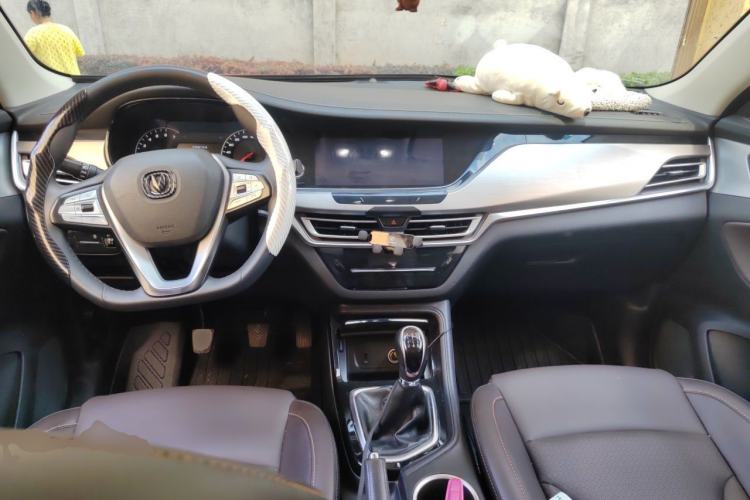 Used CHANGAN CS35PLUS 2019 1.6L Manual Chuanlian Edition Center Console