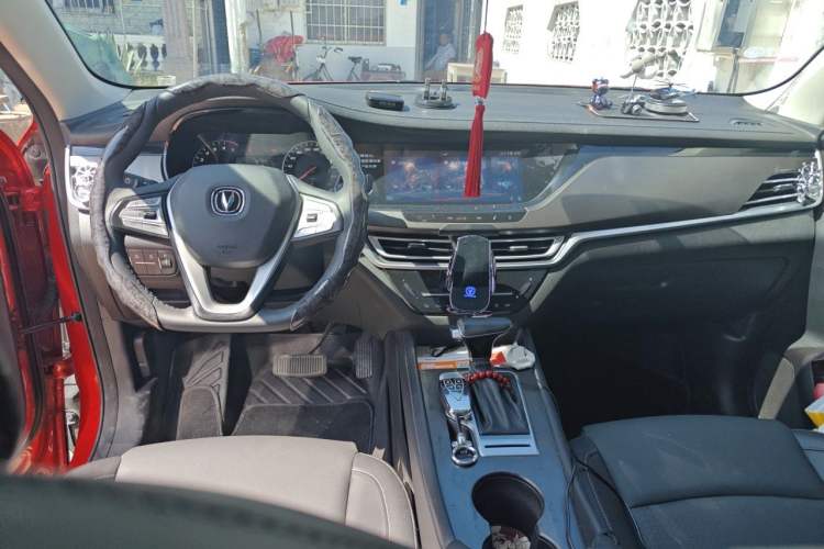 Used CHANGAN CS35PLUS 2019 1.4T DCT CoolLink Blue Whale Edition Center Console