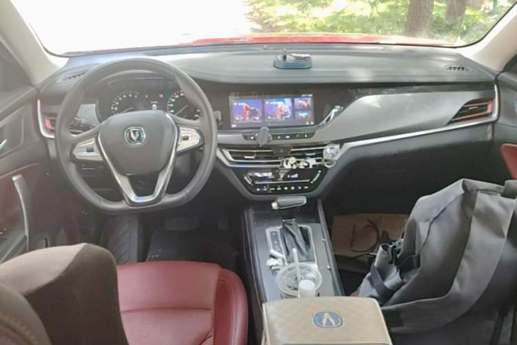 Used CHANGAN CS35PLUS 2019 1.4T DCT CoolLink Blue Whale Edition Center Console