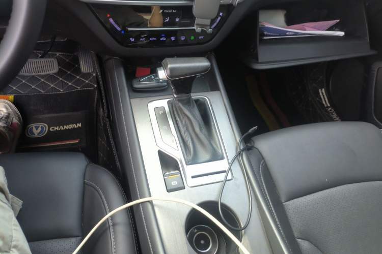Used CHANGAN CS35PLUS 2019 1.4T DCT CoolLink Blue Whale Edition Gear Lever