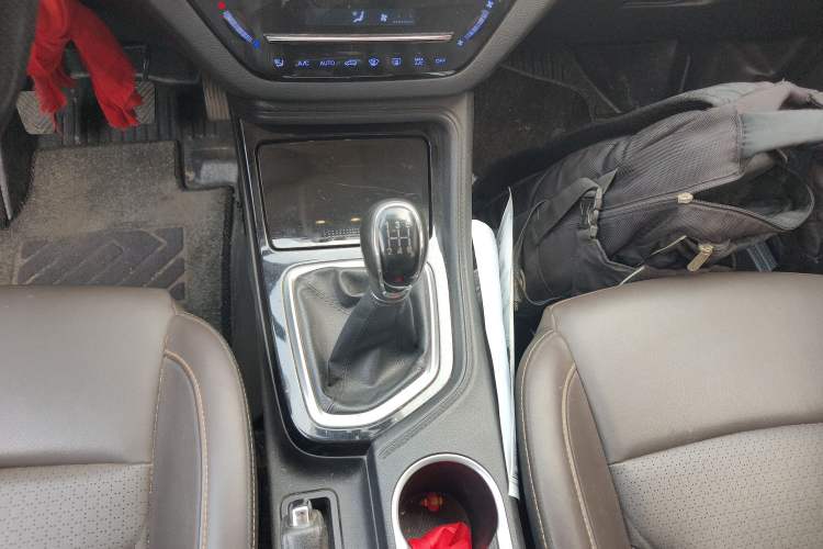 Used CHANGAN CS35PLUS 2019 1.6L Manual Chuanlian Edition Gear Lever