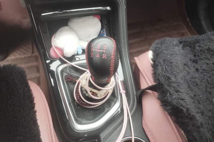 Used CHANGAN CS35PLUS 2019 1.6L Manual E-Link Upgrade Edition Gear Lever