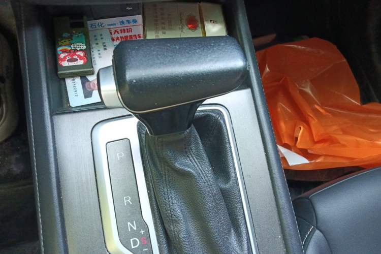 Used CHANGAN CS35PLUS 2019 1.4T DCT Chuanlian Blue Whale Edition Gear Lever