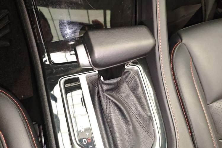 Used CHANGAN CS35PLUS 2019 1.4T DCT Chuanlian Blue Whale Edition Gear Lever