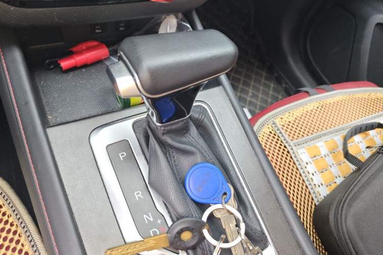 Used CHANGAN CS35PLUS 2019 1.4T DCT Chuanlian Blue Whale Edition Gear Lever
