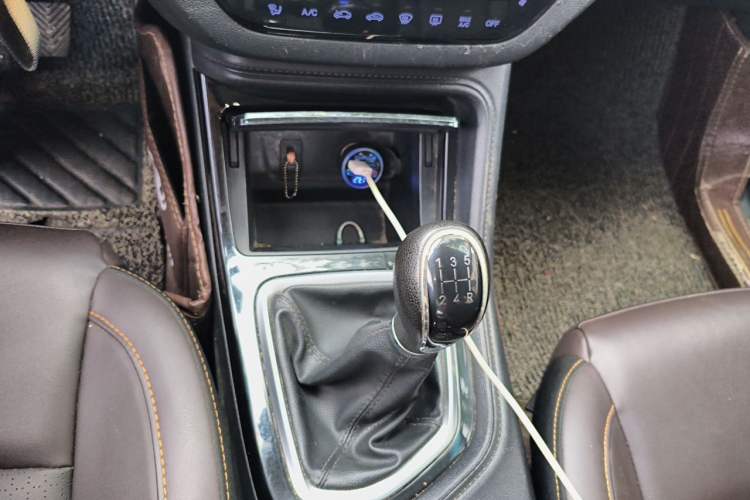 Used CHANGAN CS35PLUS 2019 1.6L Manual E-Link Upgrade Edition Gear Lever