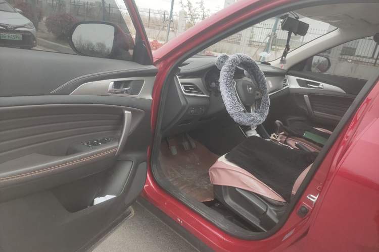 Used CHANGAN CS35PLUS 2019 1.6L Manual E-Link Upgrade Edition Interior 3