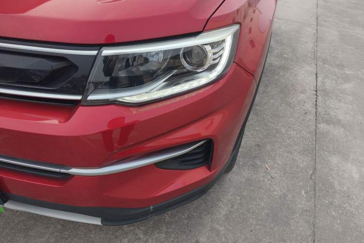 Used CHANGAN CS35PLUS 2019 1.6L Manual Chuanlian Edition Left Front Headlight