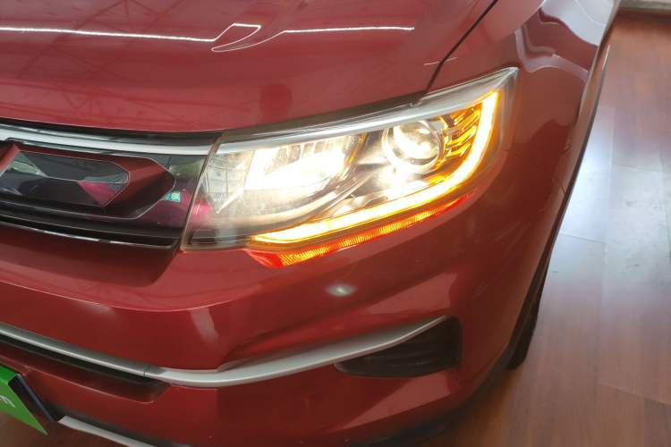 Used CHANGAN CS35PLUS 2019 1.4T DCT Chuanlian Blue Whale Edition Left Front Headlight