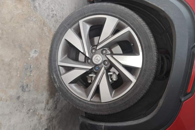Used CHANGAN CS35PLUS 2019 1.4T DCT Smart Connect Blue Whale Edition Right Front Wheel Hub