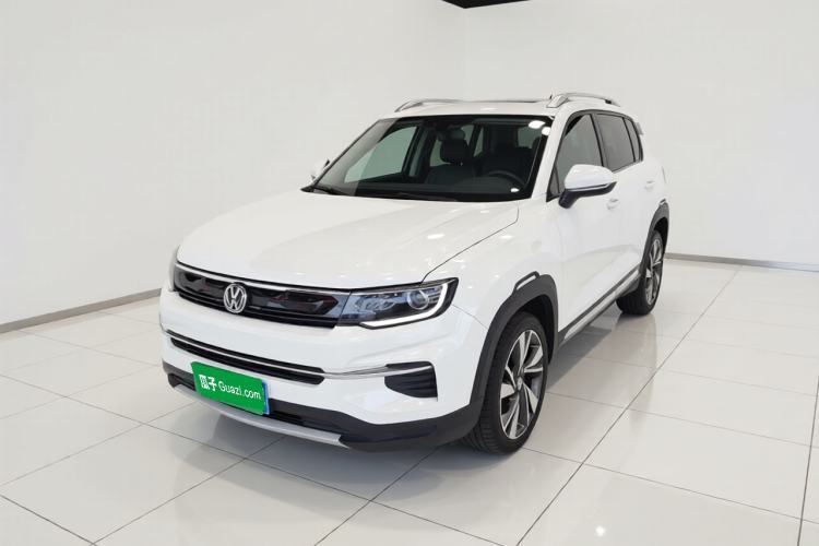 Ojetý CHANGAN CS35PLUS 2019 1.4T DCT CoolLink Blue Whale Edition Guazi used car, China used car export, Used car for sale, Used  cars, Cheapest cars for sale
