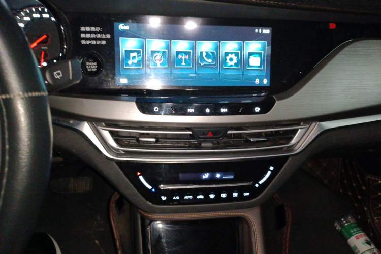 Used CHANGAN CS35PLUS 2019 1.6L Automatic Changlian Edition Audio And AC Panel