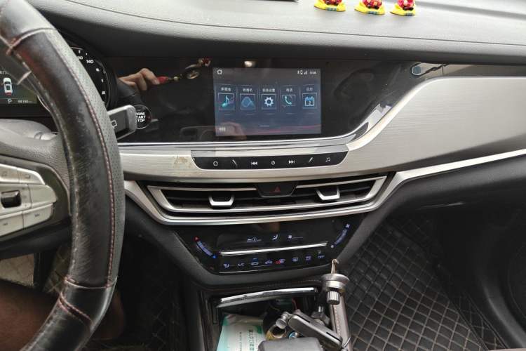 Used CHANGAN CS35PLUS 2019 1.6L Automatic Yue Lian Upgrade Edition Audio And AC Panel