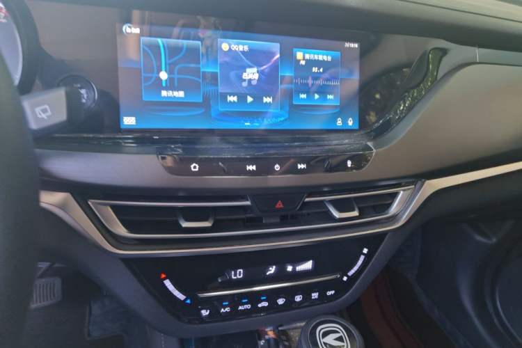 Used CHANGAN CS35PLUS 2019 1.4T DCT Chuanlian Blue Whale Edition Audio And AC Panel