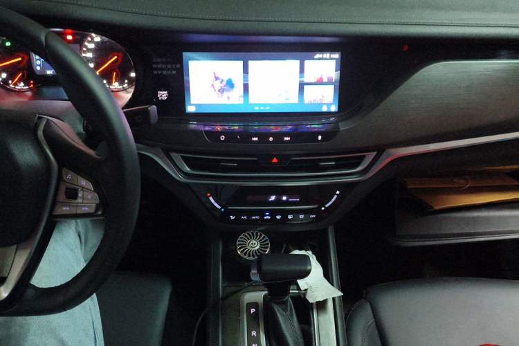 Used CHANGAN CS35PLUS 2019 1.4T DCT Chuanlian Blue Whale Edition Audio And AC Panel