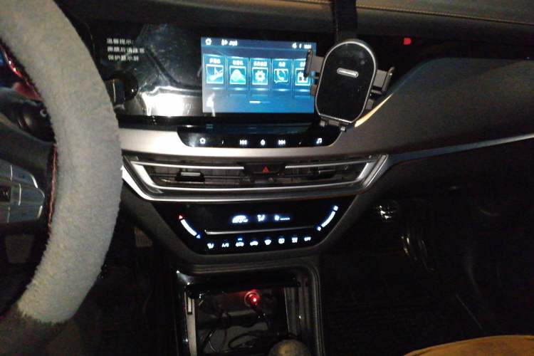 Used CHANGAN CS35PLUS 2019 1.6L Manual E-Link Upgrade Edition Audio And AC Panel