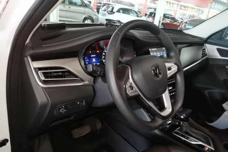 Used CHANGAN CS35PLUS 2019 1.6L Automatic Yue Lian Upgrade Edition Center Console