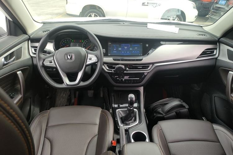 Used CHANGAN CS35PLUS 2019 1.6L Manual Chuanlian Edition Center Console