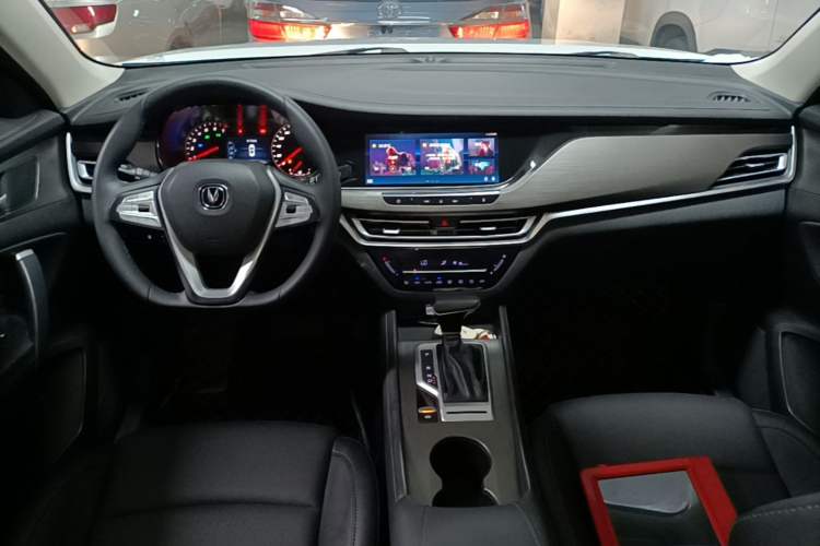 Used CHANGAN CS35PLUS 2019 1.4T DCT Chuanlian Blue Whale Edition Center Console
