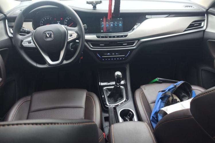 Used CHANGAN CS35PLUS 2019 1.6L Manual E-Link Upgrade Edition Center Console