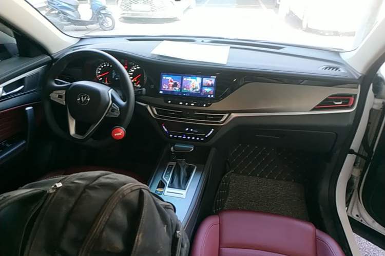Used CHANGAN CS35PLUS 2019 1.4T DCT Chuanlian Blue Whale Edition Center Console