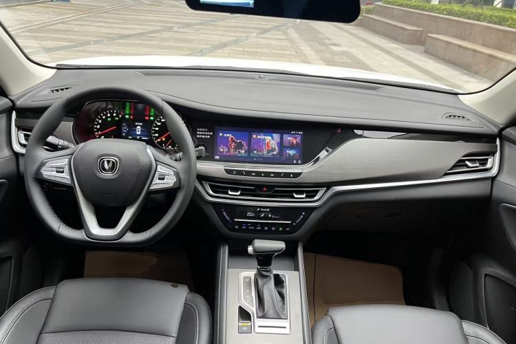 Used CHANGAN CS35PLUS 2019 1.4T DCT CoolLink Blue Whale Edition Center Console