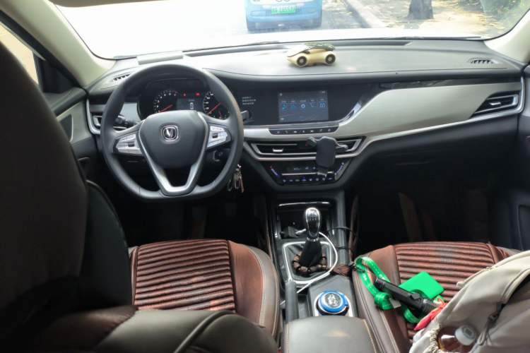 Used CHANGAN CS35PLUS 2019 1.6L Manual E-Link Upgrade Edition Center Console