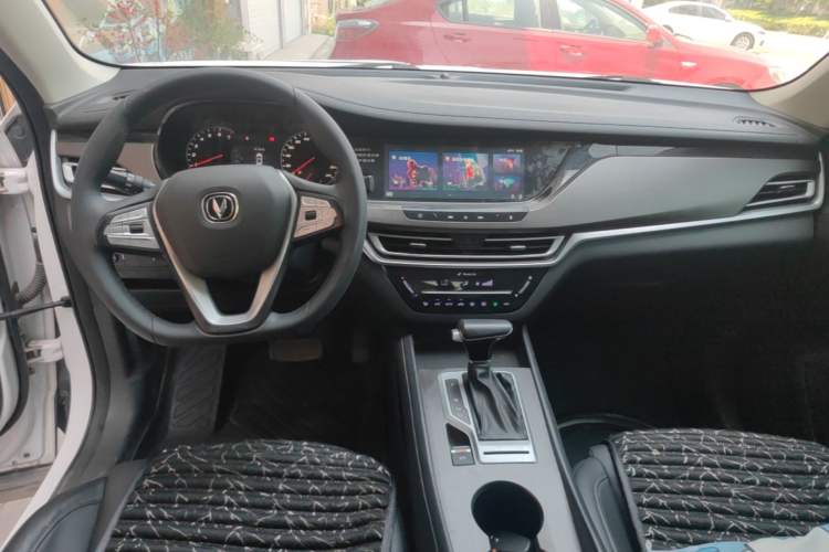 Used CHANGAN CS35PLUS 2019 1.4T DCT CoolLink Blue Whale Edition Center Console