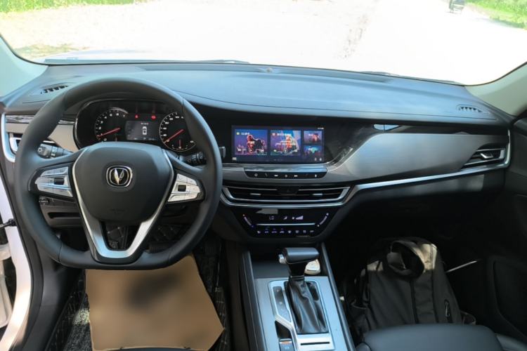 Used CHANGAN CS35PLUS 2019 1.4T DCT Chuanlian Blue Whale Edition Center Console