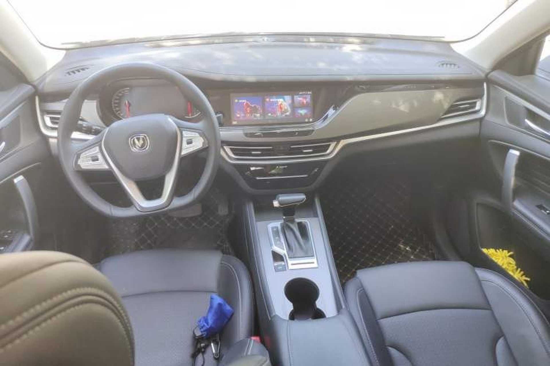 Used CHANGAN CS35PLUS 2019 1.4T DCT Smart Connect Blue Whale Edition Center Console