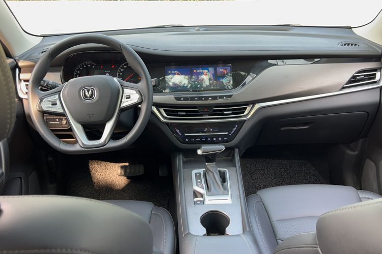 Used CHANGAN CS35PLUS 2019 1.4T DCT Chuanlian Blue Whale Edition Center Console